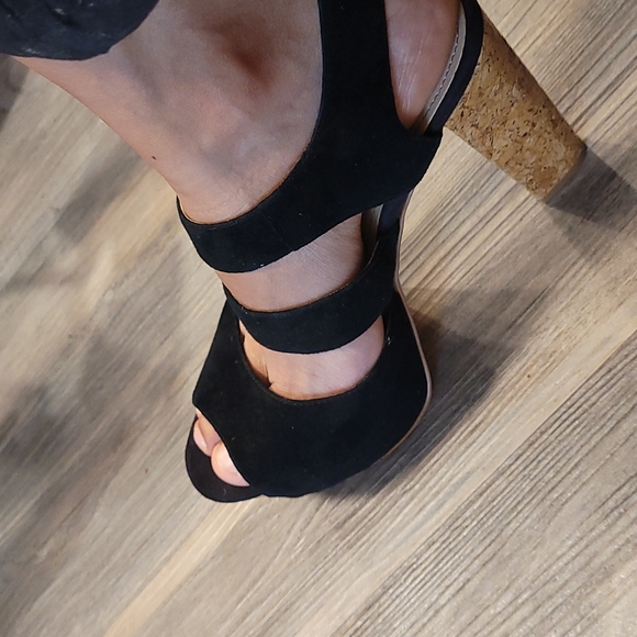 Paris Hilton Shoes - Picture 6 of 6